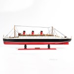 C019A Queen Mary Midsize with Display Case 